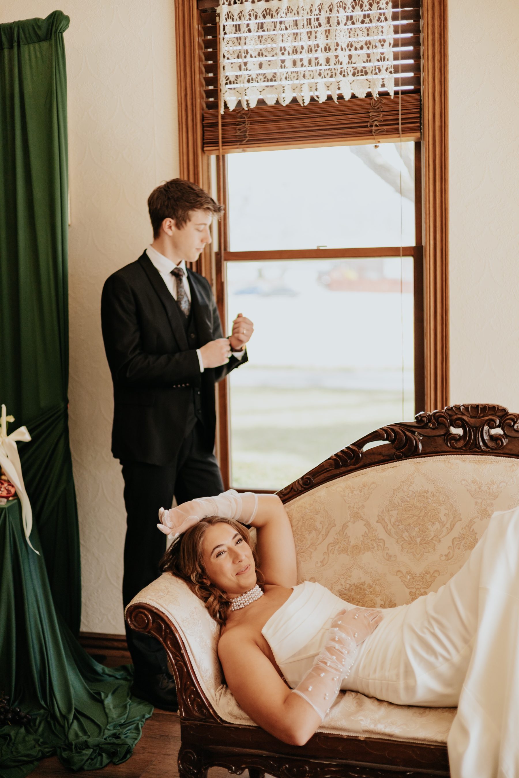 Roni & Co. trust section image 1 - Top-left wide image