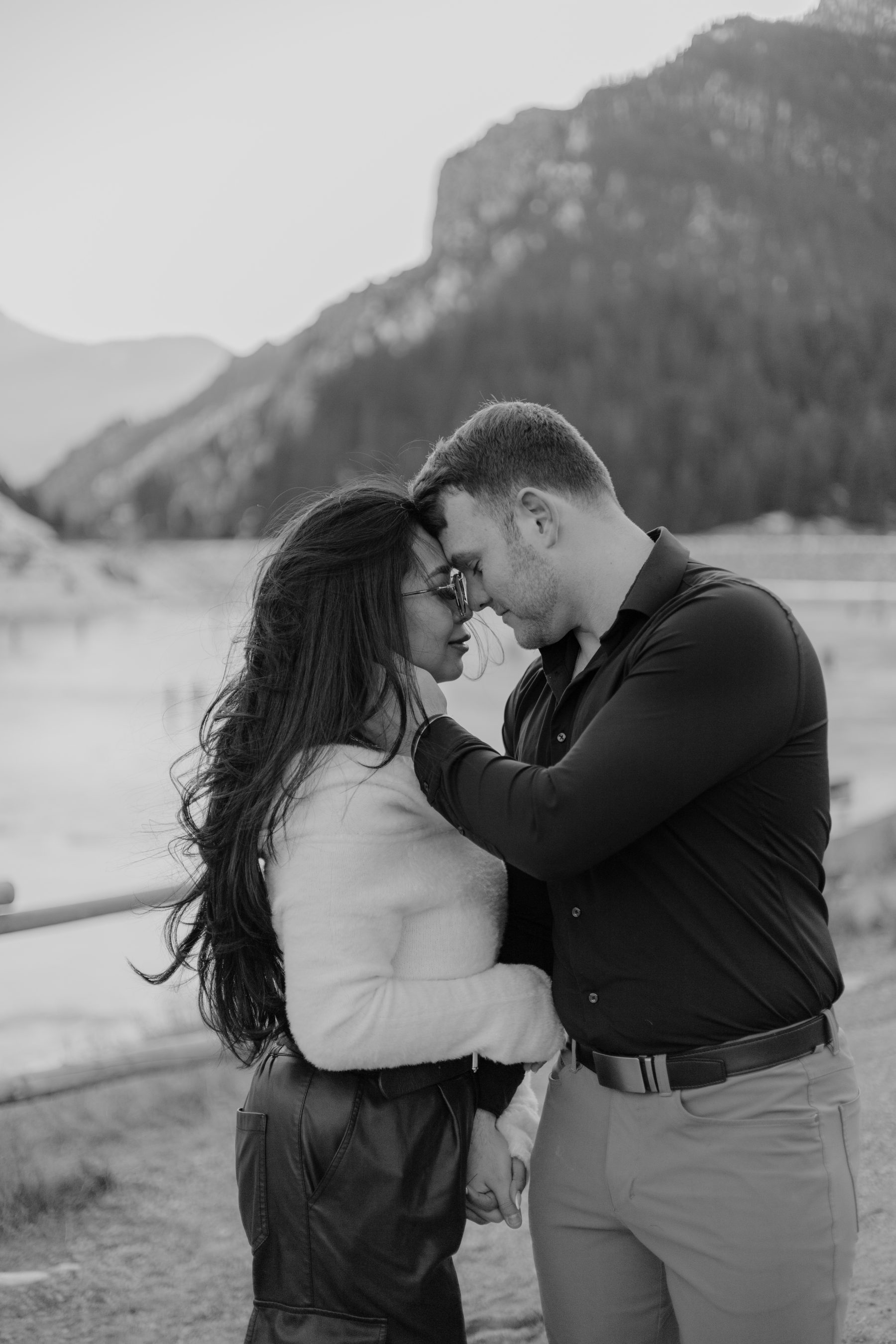 Roni & Co. trust section image 5 - Bottom-center landscape image